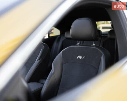 Желтый Фольксваген Arteon, объемом двигателя 1.98 л и пробегом 120 тыс. км за 33800 $, фото 62 на Automoto.ua