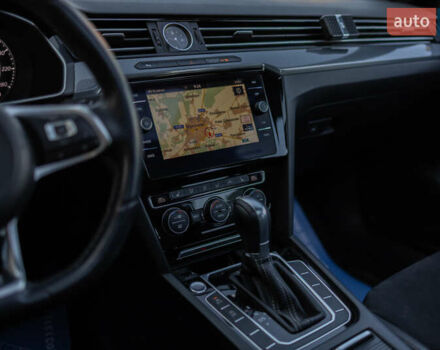 Желтый Фольксваген Arteon, объемом двигателя 1.98 л и пробегом 120 тыс. км за 33800 $, фото 60 на Automoto.ua