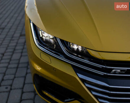 Желтый Фольксваген Arteon, объемом двигателя 1.98 л и пробегом 120 тыс. км за 33800 $, фото 17 на Automoto.ua