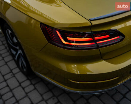 Желтый Фольксваген Arteon, объемом двигателя 1.98 л и пробегом 120 тыс. км за 33800 $, фото 24 на Automoto.ua