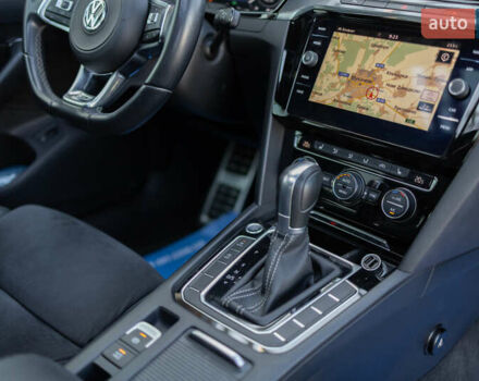 Желтый Фольксваген Arteon, объемом двигателя 1.98 л и пробегом 120 тыс. км за 33800 $, фото 53 на Automoto.ua