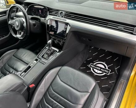 Жовтий Фольксваген Arteon, об'ємом двигуна 2 л та пробігом 179 тис. км за 28999 $, фото 79 на Automoto.ua