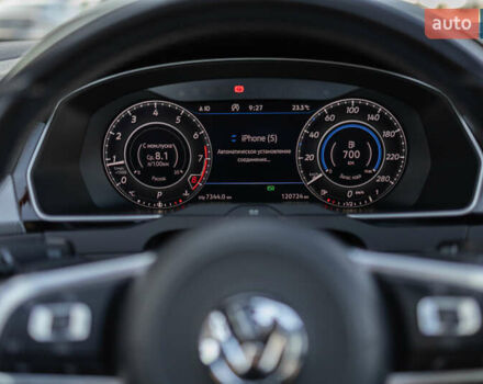 Желтый Фольксваген Arteon, объемом двигателя 1.98 л и пробегом 120 тыс. км за 33800 $, фото 64 на Automoto.ua