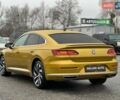 Жовтий Фольксваген Arteon, об'ємом двигуна 2 л та пробігом 179 тис. км за 28999 $, фото 14 на Automoto.ua