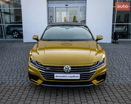Желтый Фольксваген Arteon, объемом двигателя 1.98 л и пробегом 120 тыс. км за 33800 $, фото 8 на Automoto.ua