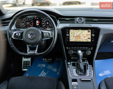 Желтый Фольксваген Arteon, объемом двигателя 1.98 л и пробегом 120 тыс. км за 33800 $, фото 44 на Automoto.ua