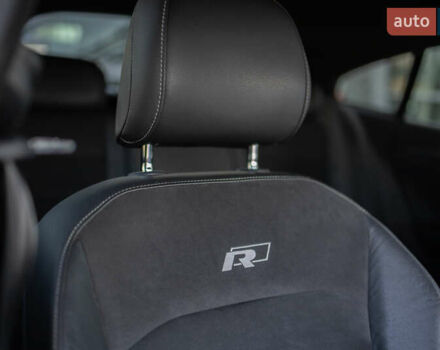 Желтый Фольксваген Arteon, объемом двигателя 1.98 л и пробегом 120 тыс. км за 33800 $, фото 38 на Automoto.ua