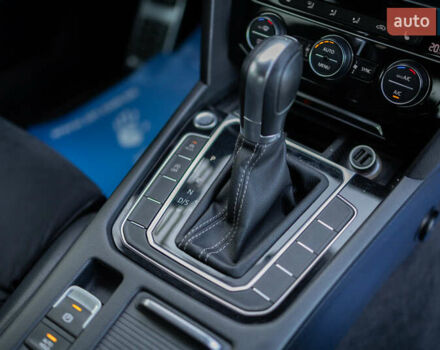 Желтый Фольксваген Arteon, объемом двигателя 1.98 л и пробегом 120 тыс. км за 33800 $, фото 36 на Automoto.ua