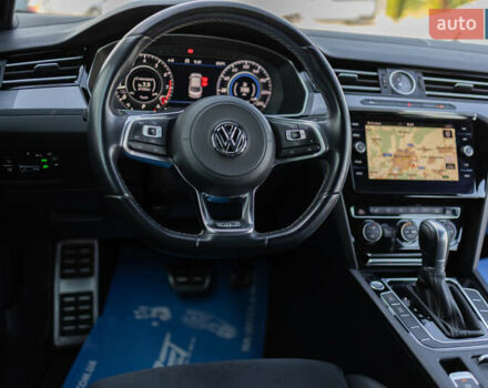 Желтый Фольксваген Arteon, объемом двигателя 1.98 л и пробегом 120 тыс. км за 33800 $, фото 46 на Automoto.ua