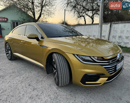 Желтый Фольксваген Arteon, объемом двигателя 1.97 л и пробегом 144 тыс. км за 25000 $, фото 1 на Automoto.ua