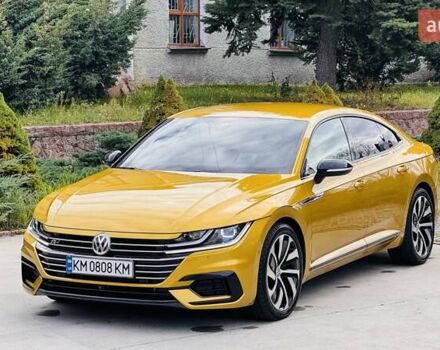 Желтый Фольксваген Arteon, объемом двигателя 1.97 л и пробегом 184 тыс. км за 27999 $, фото 1 на Automoto.ua