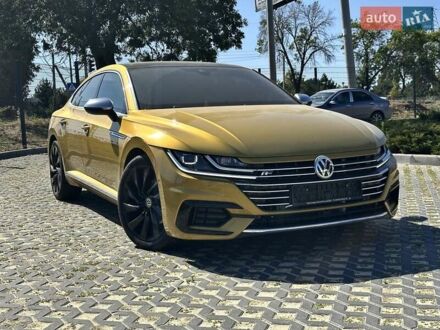 Жовтий Фольксваген Arteon, об'ємом двигуна 2 л та пробігом 68 тис. км за 28500 $, фото 1 на Automoto.ua