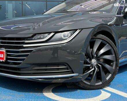 Сірий Фольксваген Arteon, об'ємом двигуна 2 л та пробігом 28 тис. км за 37990 $, фото 4 на Automoto.ua