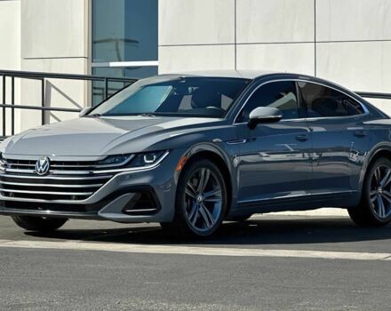 Серый Фольксваген Arteon, объемом двигателя 2 л и пробегом 13 тыс. км за 19000 $, фото 2 на Automoto.ua