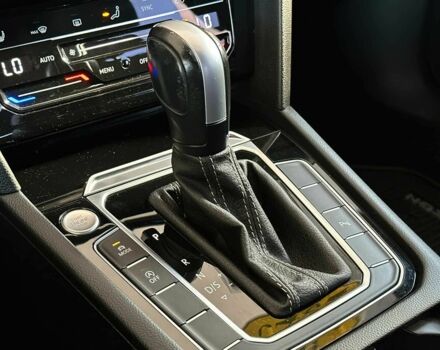 Серый Фольксваген Arteon, объемом двигателя 2 л и пробегом 13 тыс. км за 19000 $, фото 8 на Automoto.ua