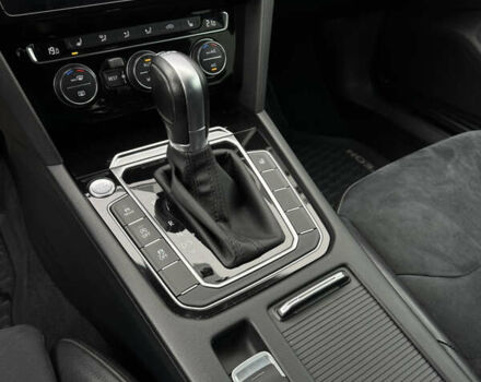 Сірий Фольксваген Arteon, об'ємом двигуна 1.98 л та пробігом 144 тис. км за 22999 $, фото 14 на Automoto.ua