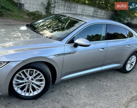 Серый Фольксваген Arteon, объемом двигателя 2 л и пробегом 281 тыс. км за 18700 $, фото 2 на Automoto.ua