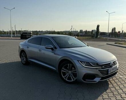 Серый Фольксваген Arteon, объемом двигателя 2 л и пробегом 189 тыс. км за 24900 $, фото 1 на Automoto.ua