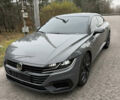 Серый Фольксваген Arteon, объемом двигателя 2 л и пробегом 142 тыс. км за 25900 $, фото 1 на Automoto.ua