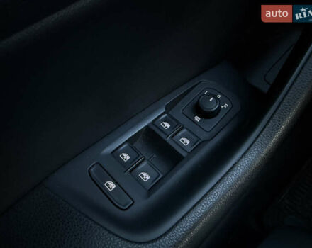 Серый Фольксваген Arteon, объемом двигателя 1.98 л и пробегом 44 тыс. км за 19000 $, фото 39 на Automoto.ua