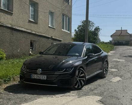Серый Фольксваген Arteon, объемом двигателя 2 л и пробегом 158 тыс. км за 30450 $, фото 3 на Automoto.ua