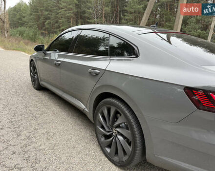 Серый Фольксваген Arteon, объемом двигателя 2 л и пробегом 142 тыс. км за 25900 $, фото 5 на Automoto.ua