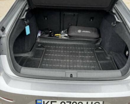 Серый Фольксваген Arteon, объемом двигателя 2 л и пробегом 125 тыс. км за 26300 $, фото 5 на Automoto.ua