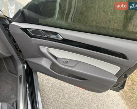 Серый Фольксваген Arteon, объемом двигателя 2 л и пробегом 142 тыс. км за 25900 $, фото 34 на Automoto.ua