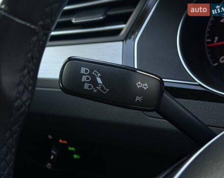 Серый Фольксваген Arteon, объемом двигателя 1.98 л и пробегом 44 тыс. км за 19000 $, фото 38 на Automoto.ua