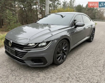 Серый Фольксваген Arteon, объемом двигателя 2 л и пробегом 142 тыс. км за 25900 $, фото 2 на Automoto.ua