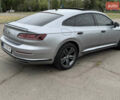 Серый Фольксваген Arteon, объемом двигателя 2 л и пробегом 125 тыс. км за 26300 $, фото 4 на Automoto.ua