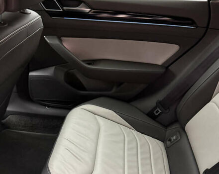 Серый Фольксваген Arteon, объемом двигателя 2 л и пробегом 142 тыс. км за 25900 $, фото 32 на Automoto.ua