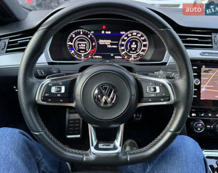 Серый Фольксваген Arteon, объемом двигателя 2 л и пробегом 125 тыс. км за 26300 $, фото 9 на Automoto.ua