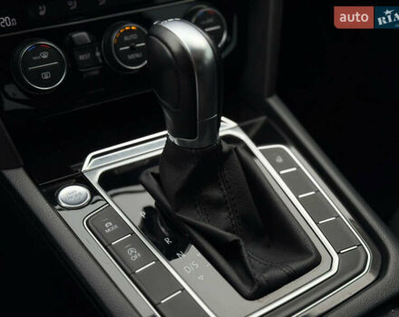 Сірий Фольксваген Arteon, об'ємом двигуна 2 л та пробігом 43 тис. км за 26950 $, фото 12 на Automoto.ua