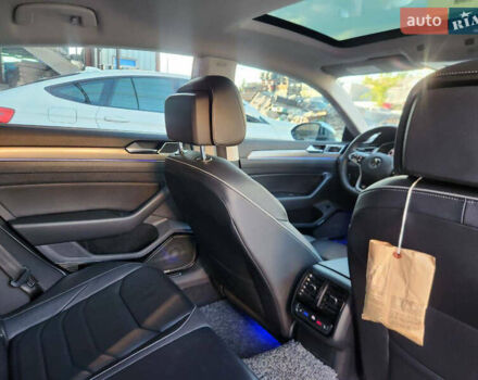 Сірий Фольксваген Arteon, об'ємом двигуна 2 л та пробігом 117 тис. км за 31500 $, фото 32 на Automoto.ua