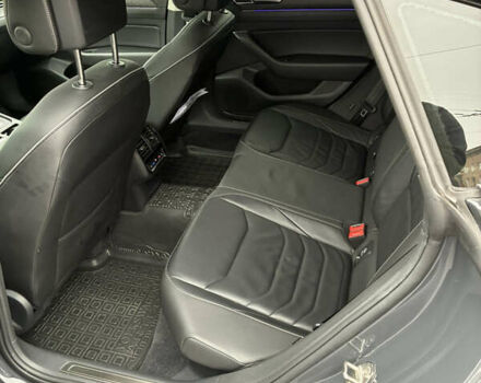 Серый Фольксваген Arteon, объемом двигателя 2 л и пробегом 162 тыс. км за 30000 $, фото 6 на Automoto.ua