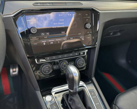 Серый Фольксваген Arteon, объемом двигателя 1.97 л и пробегом 73 тыс. км за 33200 $, фото 89 на Automoto.ua