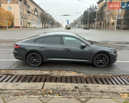 Серый Фольксваген Arteon, объемом двигателя 2 л и пробегом 162 тыс. км за 30000 $, фото 2 на Automoto.ua