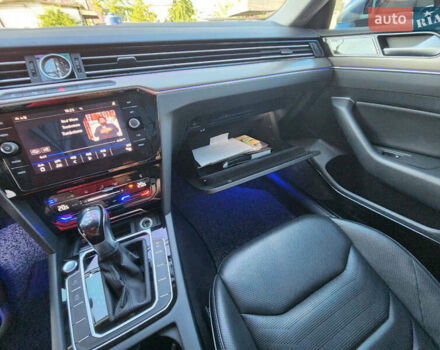 Сірий Фольксваген Arteon, об'ємом двигуна 2 л та пробігом 117 тис. км за 31500 $, фото 26 на Automoto.ua