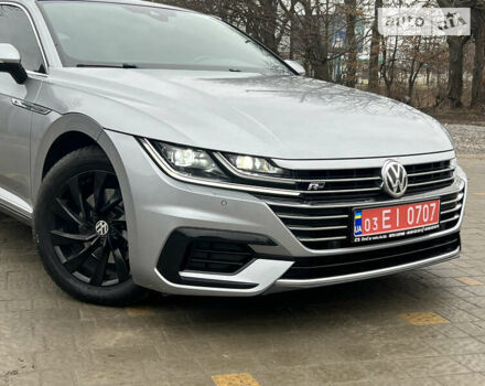 Серый Фольксваген Arteon, объемом двигателя 2 л и пробегом 158 тыс. км за 28499 $, фото 3 на Automoto.ua