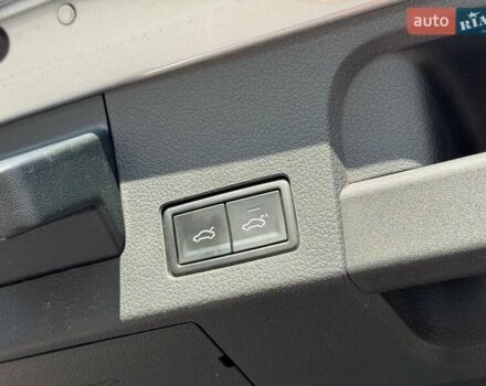 Фольксваген Arteon 2019 в Кривом Роге на Automoto.ua Серый Фольксваген Arteon, объемом двигателя 2 л и пробегом 123 тыс. км за 27800 $, фото 33 на Automoto.ua