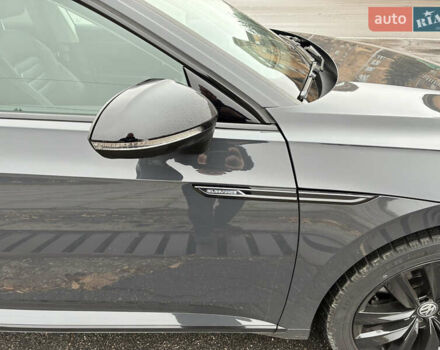 Серый Фольксваген Arteon, объемом двигателя 2 л и пробегом 162 тыс. км за 30000 $, фото 3 на Automoto.ua