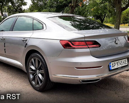 Серый Фольксваген Arteon, объемом двигателя 2 л и пробегом 166 тыс. км за 29700 $, фото 3 на Automoto.ua