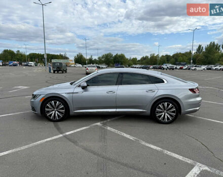 Серый Фольксваген Arteon, объемом двигателя 2 л и пробегом 52 тыс. км за 24500 $, фото 4 на Automoto.ua