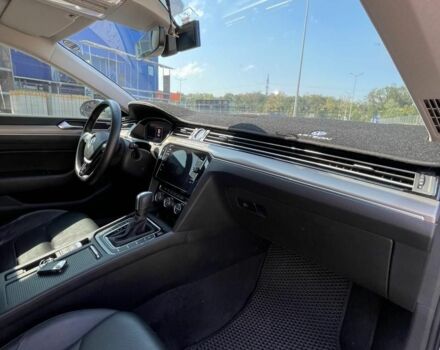 Серый Фольксваген Arteon, объемом двигателя 2 л и пробегом 72 тыс. км за 27500 $, фото 4 на Automoto.ua