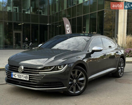 Серый Фольксваген Arteon, объемом двигателя 1.97 л и пробегом 98 тыс. км за 29700 $, фото 2 на Automoto.ua