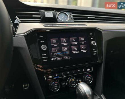 Серый Фольксваген Arteon, объемом двигателя 1.97 л и пробегом 98 тыс. км за 29700 $, фото 27 на Automoto.ua