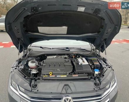 Серый Фольксваген Arteon, объемом двигателя 1.97 л и пробегом 98 тыс. км за 28250 $, фото 35 на Automoto.ua