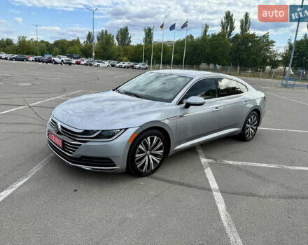 Серый Фольксваген Arteon, объемом двигателя 2 л и пробегом 52 тыс. км за 24500 $, фото 3 на Automoto.ua