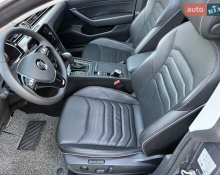 Серый Фольксваген Arteon, объемом двигателя 1.97 л и пробегом 97 тыс. км за 25450 $, фото 41 на Automoto.ua